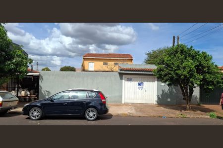 Casa para alugar com 90m², 3 quartos e 5 vagasPlaca instalada em 11/05 com o código HBJM-571