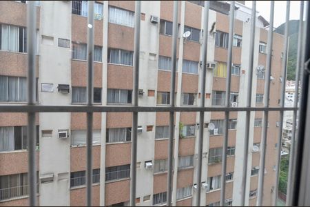 Apartamento para alugar com 70m², 2 quartos e 1 vagaSuíte
