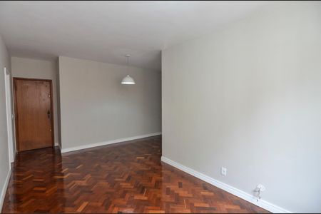 Apartamento para alugar com 70m², 2 quartos e 1 vagaSala