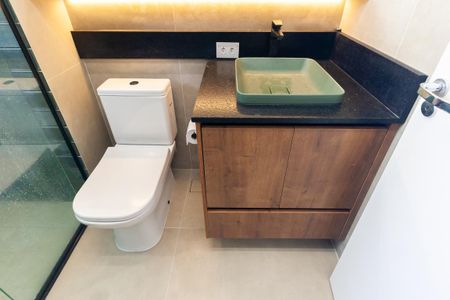 Apartamento à venda com 73m², 2 quartos e 1 vaga Apartamento à venda com 73m², 2 quartos e 1 vagaBanheiro da Suíte 2