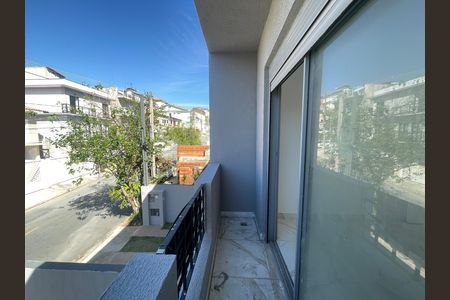 Casa de condomínio para alugar com 203m², 3 quartos e 4 vagas Casa de condomínio para alugar com 203m², 3 quartos e 4 vagasVaranda