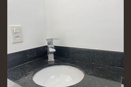 Casa de condomínio para alugar com 203m², 3 quartos e 4 vagas Casa de condomínio para alugar com 203m², 3 quartos e 4 vagasBanheiro