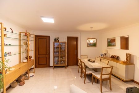 Sala de apartamento à venda com 3 quartos, 120m² em Icaraí, Niterói
