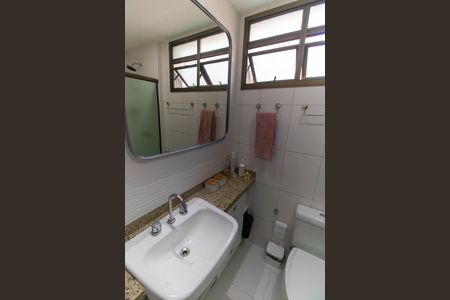 Apartamento à venda com 120m², 3 quartos e 2 vagas Apartamento à venda com 120m², 3 quartos e 2 vagasBanheiro da Suíte 1