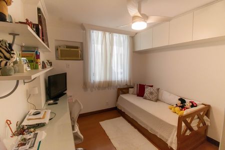 Apartamento à venda com 120m², 3 quartos e 2 vagas Apartamento à venda com 120m², 3 quartos e 2 vagasQuarto