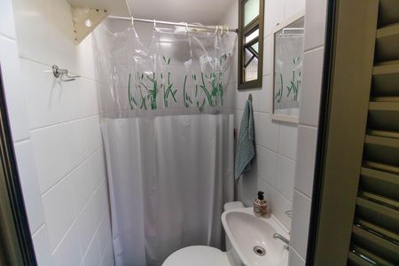Apartamento à venda com 120m², 3 quartos e 2 vagas Apartamento à venda com 120m², 3 quartos e 2 vagasBanheiro de serviço