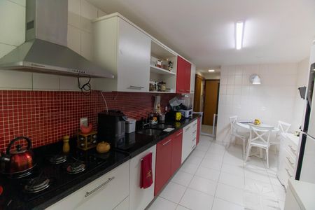 Apartamento à venda com 120m², 3 quartos e 2 vagas Apartamento à venda com 120m², 3 quartos e 2 vagasCozinha