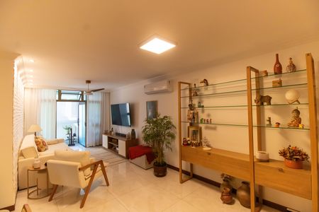 Apartamento à venda com 120m², 3 quartos e 2 vagas Apartamento à venda com 120m², 3 quartos e 2 vagasSala
