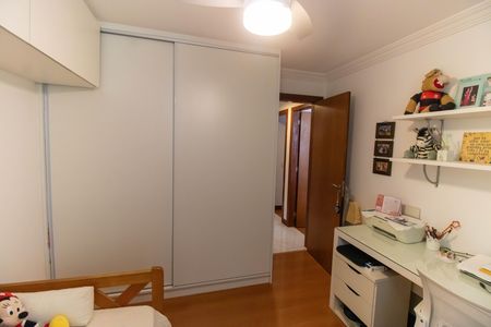 Apartamento à venda com 120m², 3 quartos e 2 vagas Apartamento à venda com 120m², 3 quartos e 2 vagasQuarto
