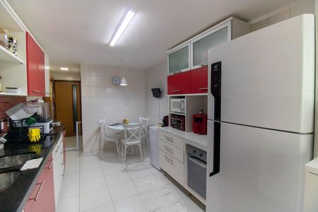 Apartamento à venda com 120m², 3 quartos e 2 vagas Apartamento à venda com 120m², 3 quartos e 2 vagasCozinha