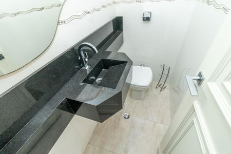 Apartamento à venda com 188m², 4 quartos e 2 vagas Apartamento à venda com 188m², 4 quartos e 2 vagasBanheiro 1