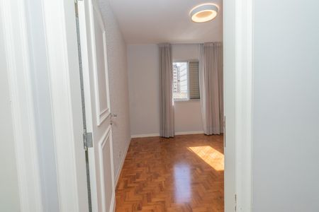 Apartamento à venda com 188m², 4 quartos e 2 vagas Apartamento à venda com 188m², 4 quartos e 2 vagasQuarto 2