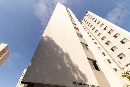 Apartamento à venda com 188m², 4 quartos e 2 vagas Apartamento à venda com 188m², 4 quartos e 2 vagasFachada