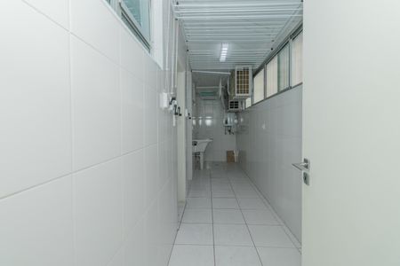 Apartamento à venda com 188m², 4 quartos e 2 vagas Apartamento à venda com 188m², 4 quartos e 2 vagasÁrea de Serviço