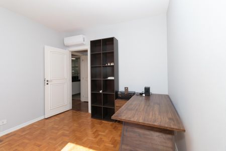 Apartamento à venda com 188m², 4 quartos e 2 vagas Apartamento à venda com 188m², 4 quartos e 2 vagasQuarto 1