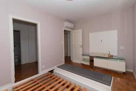 Apartamento à venda com 188m², 4 quartos e 2 vagas Apartamento à venda com 188m², 4 quartos e 2 vagasSuite