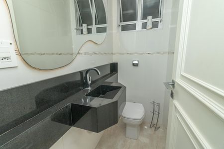Apartamento à venda com 188m², 4 quartos e 2 vagas Apartamento à venda com 188m², 4 quartos e 2 vagasBanheiro 1
