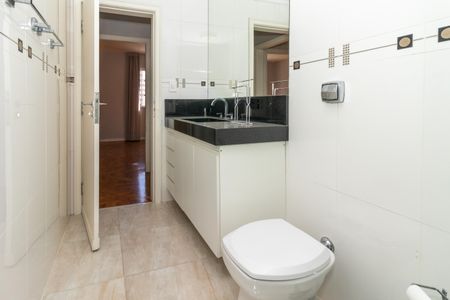 Apartamento à venda com 188m², 4 quartos e 2 vagas Apartamento à venda com 188m², 4 quartos e 2 vagasBanheiro 2