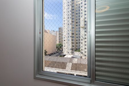 Apartamento à venda com 188m², 4 quartos e 2 vagas Apartamento à venda com 188m², 4 quartos e 2 vagasVista da Janela da Suite
