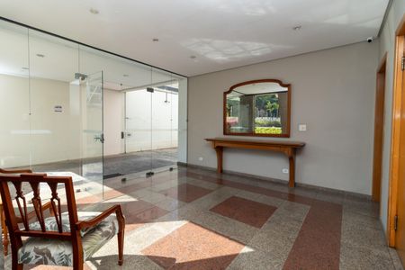Apartamento à venda com 188m², 4 quartos e 2 vagas Apartamento à venda com 188m², 4 quartos e 2 vagasÁrea Comum - Hall