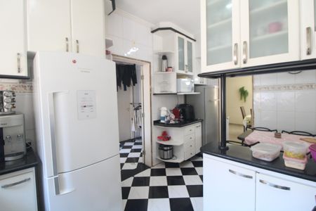 Casa de condomínio à venda com 640m², 4 quartos e 2 vagasCozinha