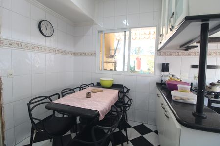 Casa de condomínio à venda com 640m², 4 quartos e 2 vagasCozinha