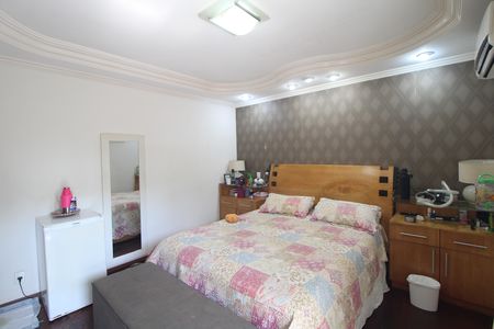 Casa de condomínio à venda com 640m², 4 quartos e 2 vagasSuíte 2