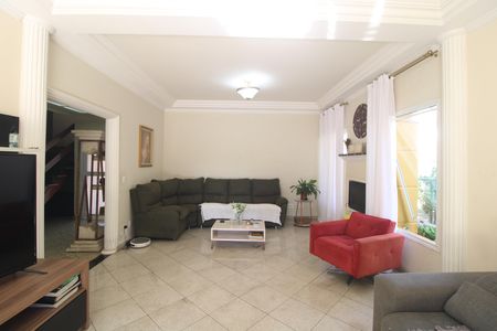 Casa de condomínio à venda com 640m², 4 quartos e 2 vagasSala 1
