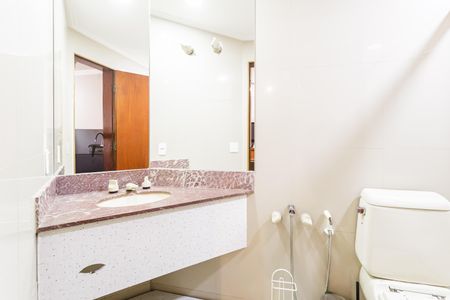 Banheiro de apartamento para alugar com 1 quarto, 50m² em Jardim Paulistano, São Paulo