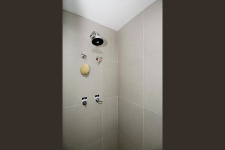 Banheiro de apartamento para alugar com 1 quarto, 25m² em Pinheiros, São Paulo