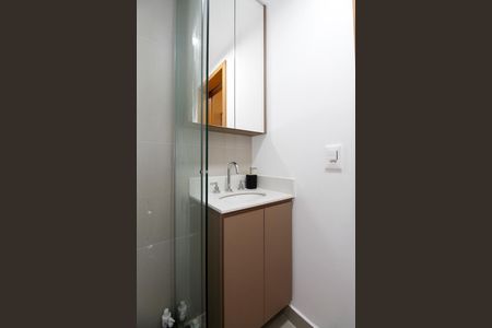 Banheiro de apartamento para alugar com 1 quarto, 25m² em Pinheiros, São Paulo
