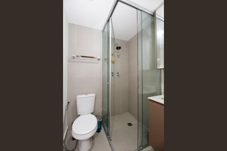Banheiro de apartamento para alugar com 1 quarto, 25m² em Pinheiros, São Paulo