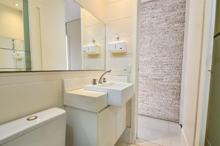 Apartamento para alugar com 53m², 2 quartos e 1 vaga Apartamento para alugar com 53m², 2 quartos e 1 vagaBanheiro social