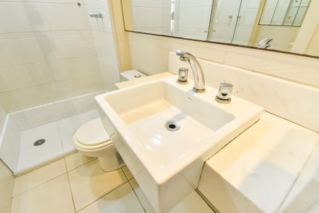 Apartamento para alugar com 53m², 2 quartos e 1 vaga Apartamento para alugar com 53m², 2 quartos e 1 vagaBanheiro social
