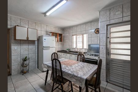 Casa à venda com 140m², 4 quartos e 2 vagas Casa à venda com 140m², 4 quartos e 2 vagasCozinha
