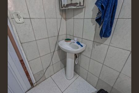 Casa à venda com 140m², 4 quartos e 2 vagas Casa à venda com 140m², 4 quartos e 2 vagasBanheiro 2