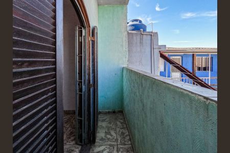 Casa à venda com 140m², 4 quartos e 2 vagas Casa à venda com 140m², 4 quartos e 2 vagasSacada