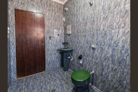 Casa à venda com 140m², 4 quartos e 2 vagas Casa à venda com 140m², 4 quartos e 2 vagasBanheiro 1