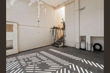 Casa à venda com 140m², 4 quartos e 2 vagas Casa à venda com 140m², 4 quartos e 2 vagasGaragem