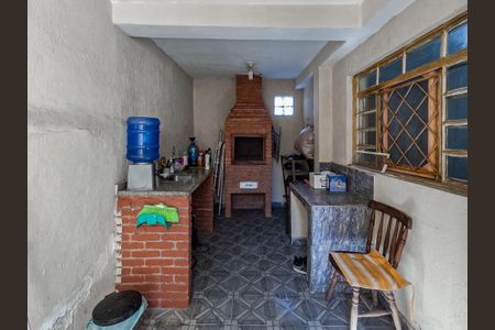 Casa à venda com 140m², 4 quartos e 2 vagas Casa à venda com 140m², 4 quartos e 2 vagasChurrasqueira