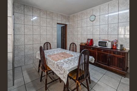 Casa à venda com 140m², 4 quartos e 2 vagas Casa à venda com 140m², 4 quartos e 2 vagasCozinha