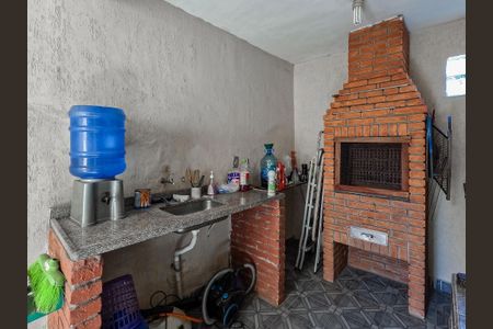 Casa à venda com 140m², 4 quartos e 2 vagas Casa à venda com 140m², 4 quartos e 2 vagasChurrasqueira