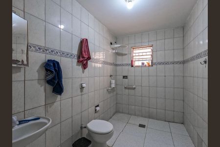 Casa à venda com 140m², 4 quartos e 2 vagas Casa à venda com 140m², 4 quartos e 2 vagasBanheiro 2
