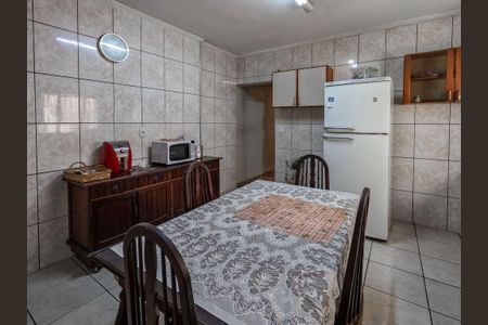 Casa à venda com 140m², 4 quartos e 2 vagas Casa à venda com 140m², 4 quartos e 2 vagasCozinha