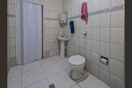 Casa à venda com 140m², 4 quartos e 2 vagas Casa à venda com 140m², 4 quartos e 2 vagasBanheiro 2