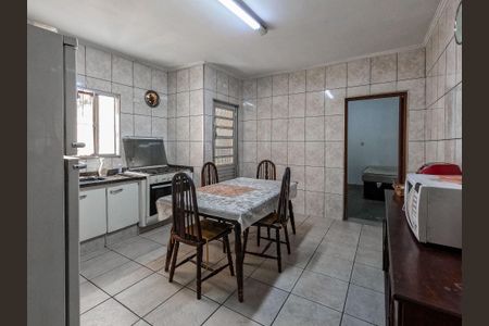 Casa à venda com 140m², 4 quartos e 2 vagas Casa à venda com 140m², 4 quartos e 2 vagasCozinha