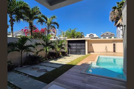 Casa de condomínio à venda com 334m², 3 quartos e 2 vagas