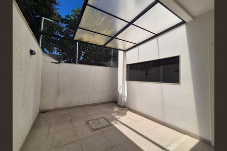 Casa de condomínio à venda com 334m², 3 quartos e 2 vagas