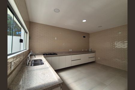 Casa de condomínio à venda com 334m², 3 quartos e 2 vagas