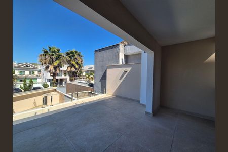 Casa de condomínio à venda com 334m², 3 quartos e 2 vagas